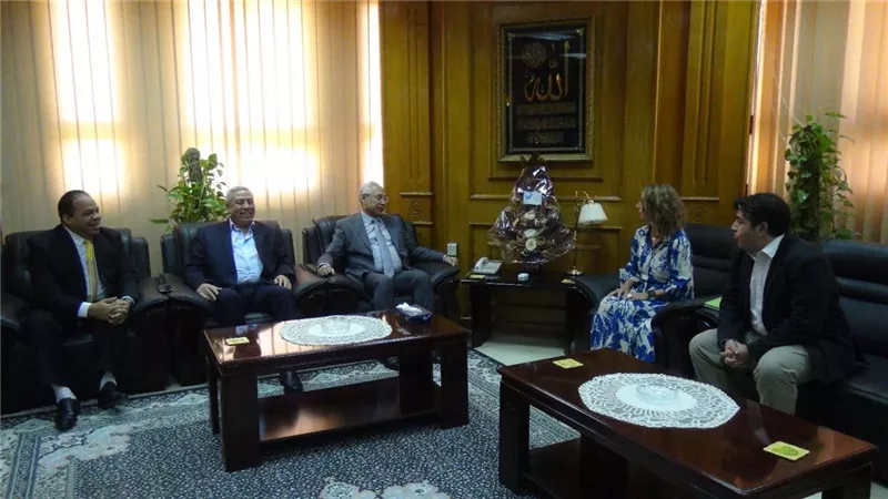رئيس جامعة المنيا يستقبل وفد الوكالة الأمريكية للتنمية الدولية