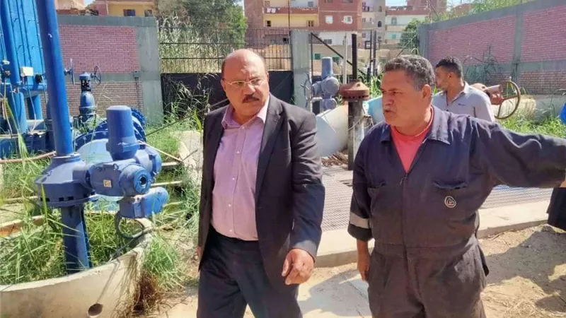 «عصمت» يتابع فحص جميع شبكات وخطوط مياه الشرب للتأكد من سلامة جودة المياه