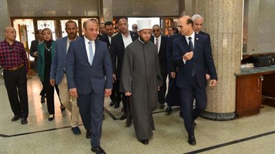 جامعة أسيوط تستقبل أسامة الأزهري في ختام نموذج المحاكاة