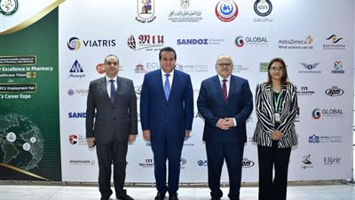 وزير الصحة ورئيس جامعة القاهرة يفتتحان مؤتمر كلية الصيدلة