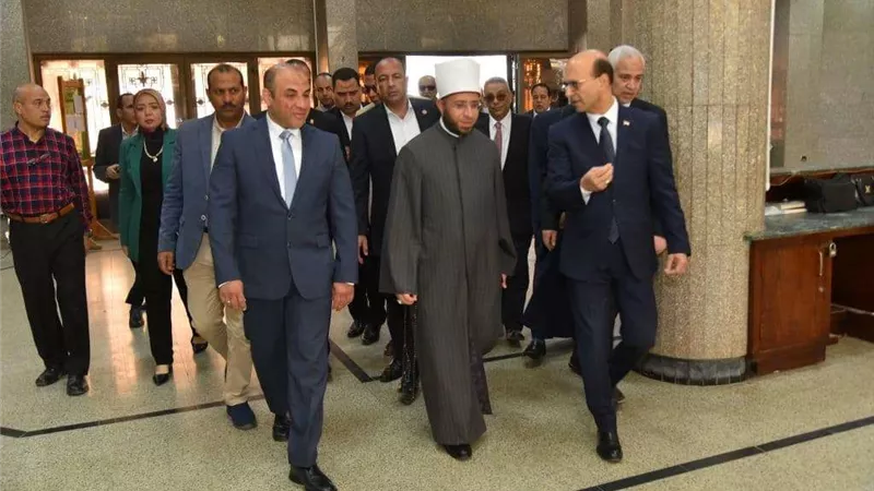 جامعة أسيوط تستقبل أسامة الأزهري في ختام نموذج المحاكاة