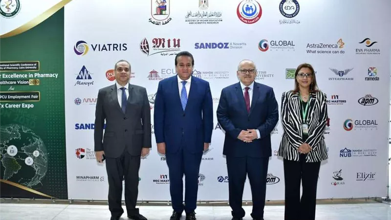 وزير الصحة ورئيس جامعة القاهرة يفتتحان مؤتمر كلية الصيدلة