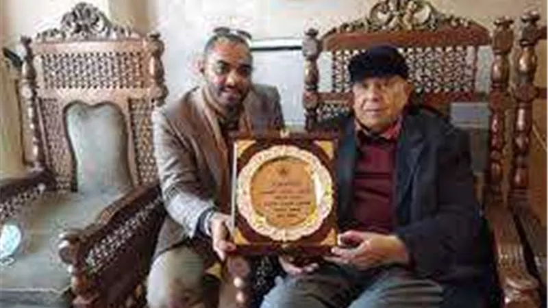 بعد توقف 12 عاما.. نقابة الصحفيين تمنح الكاتب الكبير محمد العزبي الجائزة التقديرية الكبرى