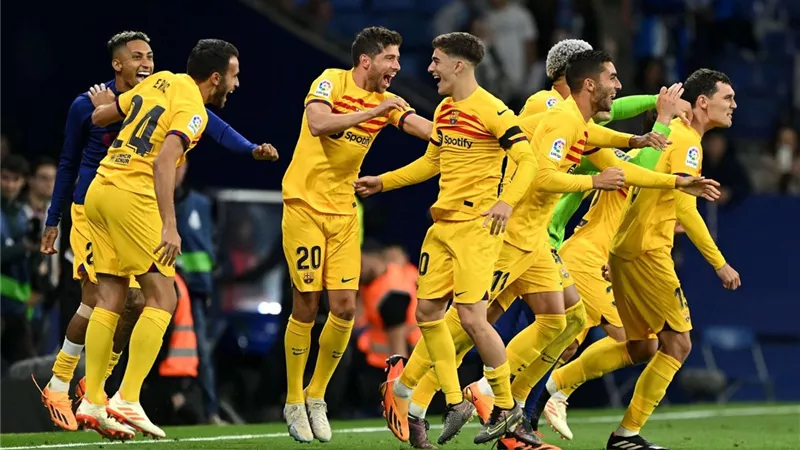 برشلونة يتوج رسميا بلقب بطل الدوري الإسباني للمرة 27 في تاريخه