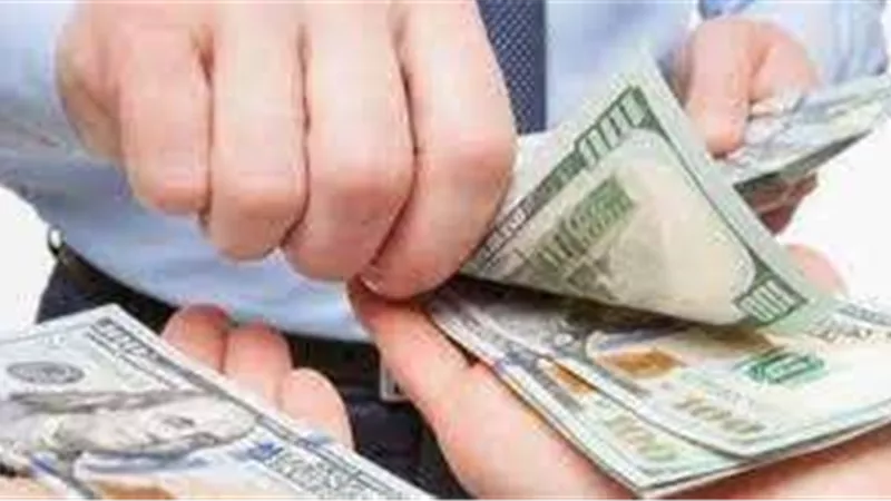 تجديد حبس 3 متهمين بتجارة في النقد الأجنبي