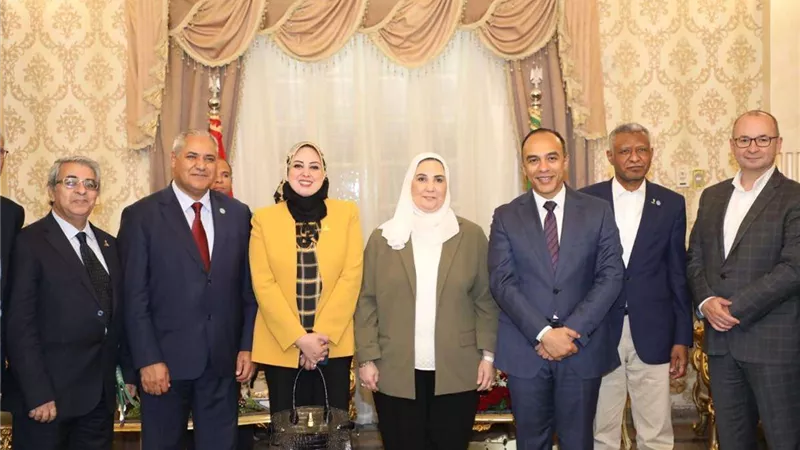 نائب محافظ المنيا يستقبل وزيرة التضامن الاجتماعي والسفير الكندي