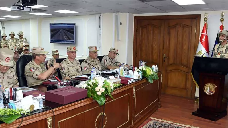 وزير الدفاع يشهد تنفيذ مشروع مراكز القيادة التخصصى للهيئة الهندسية للقوات المسلحة 