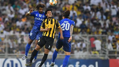اتحاد جدة يواجه الهلال من أجل الاقتراب من التتويج بلقب الدوري السعودي