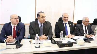 ممثلو الأحزاب: قطاع السياحة يستطيع إعادة الاقتصاد لمكانته
