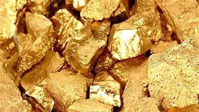 ضبط سيارة نقل محمل عليها 650 كيلوجراما من أحجار الذهب بأسوان