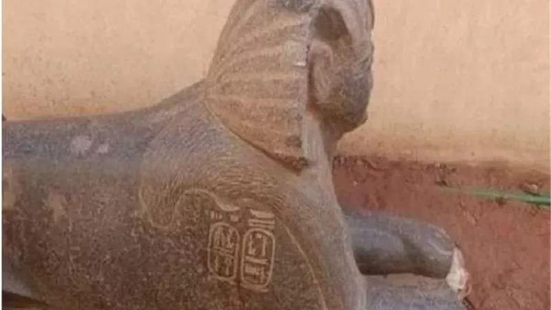 النيابة العامة تأمر بتسليم تمثال الإسماعيلية لوزارة الآثار
