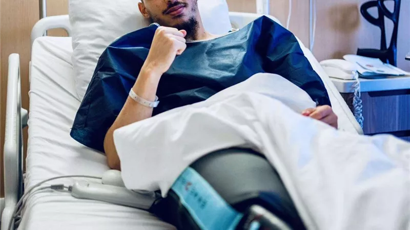 رسالة إسماعيل بن ناصر لاعب ميلان بعد جراحة الركبة