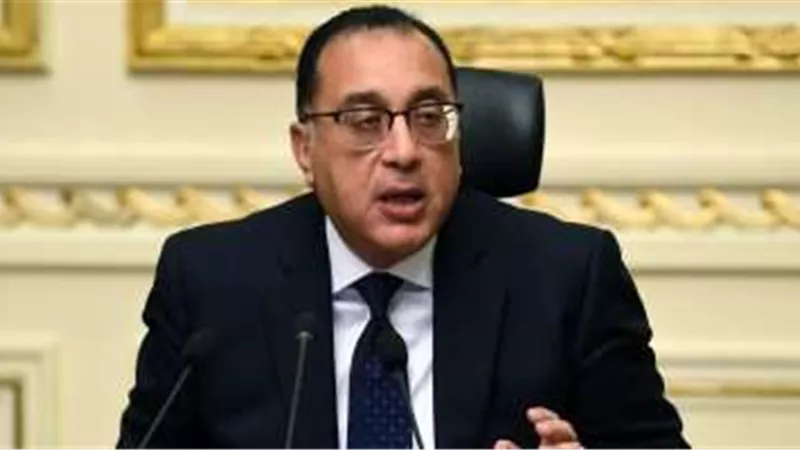 رئيس الوزراء يشدد على ضرورة الالتزام بتنفيذ قرارات المجلس الأعلى للاستثمار