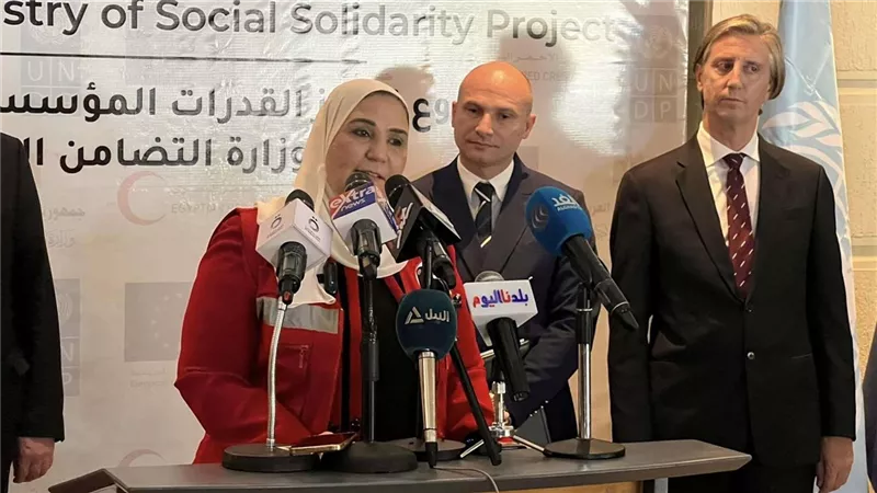 فعاليات زيارة سفير الاتحاد الأوروبي لمقر جمعية الهلال الأحمر المصري.. بالصور