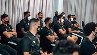 لاعبو الأهلي يتناولون الغداء.. ومحاضرة ختامية قبل التحرك إلى ملعب مباراة البايرن