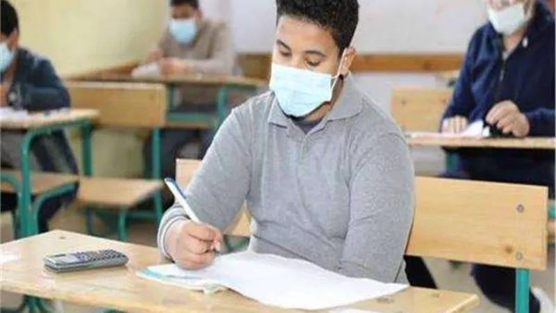 اليوم.. طلاب الشهادة الإعدادية يؤدون امتحان اللغة العربية بالجيزة