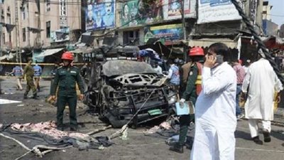 الشرطة الباكستانية تطلق الغاز المسيل للدموع على محتجين مناهضين للحكومة
