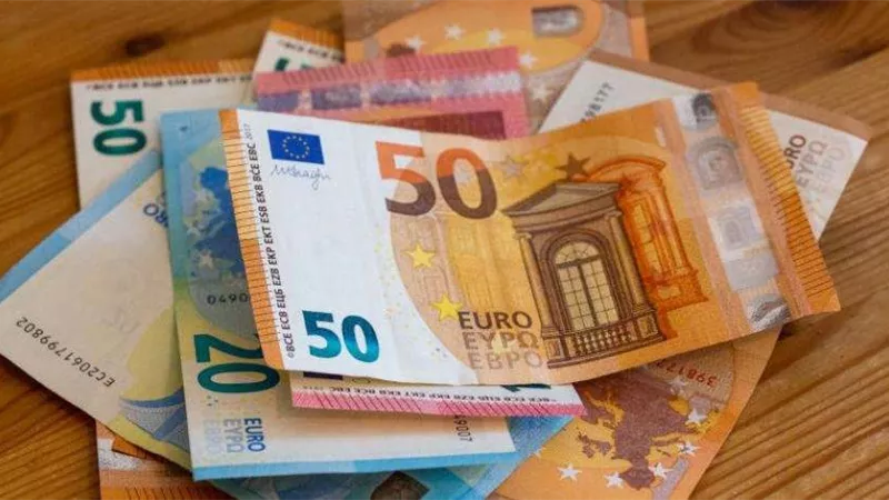 بلومبرج: انخفاض نسبة المعاملات التجارية الدولية باليورو إلى 31.7%