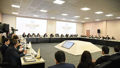 بدء فاعليات ثاني أيام المحور الاقتصادي لمناقشة مساهمة الصناعة في الاقتصاد والاستثمار