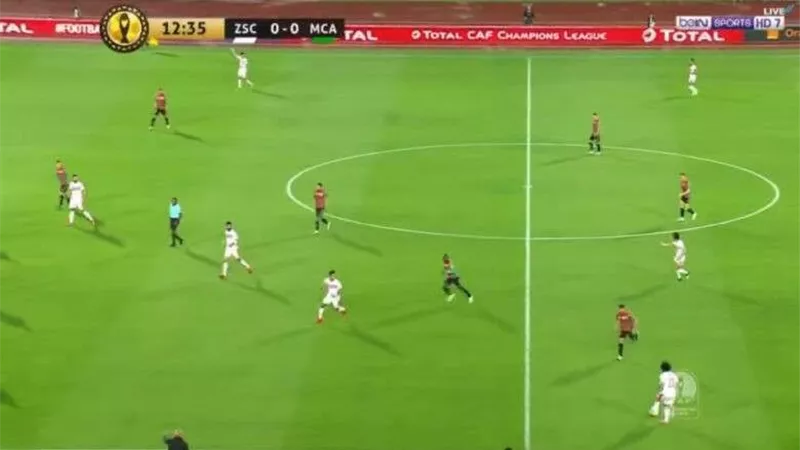 الشوط الأول.. التعادل السلبي يسيطر على مباراة الزمالك ومولودية الجزائر