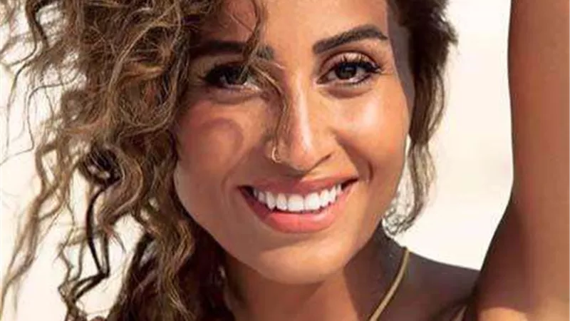حقيقة اعتزال دينا الشربيني الفن بعد وفاة والدها