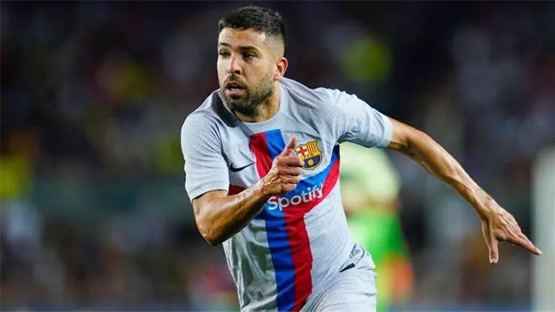 رسميًا.. جوردي ألبا يعلن رحيله عن برشلونة نهاية الموسم