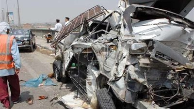 مصرع وإصابة 6 أشخاص إثر انقلاب سيارة أعلى الطريق الدائري اتجاه الوراق