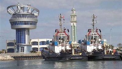 إغلاق موانيء السويس لسوء الأحوال الجوية