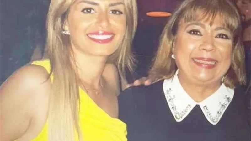 منة فضالي تهنئ والدتها بمناسبة عيد ميلادها.. شاهد