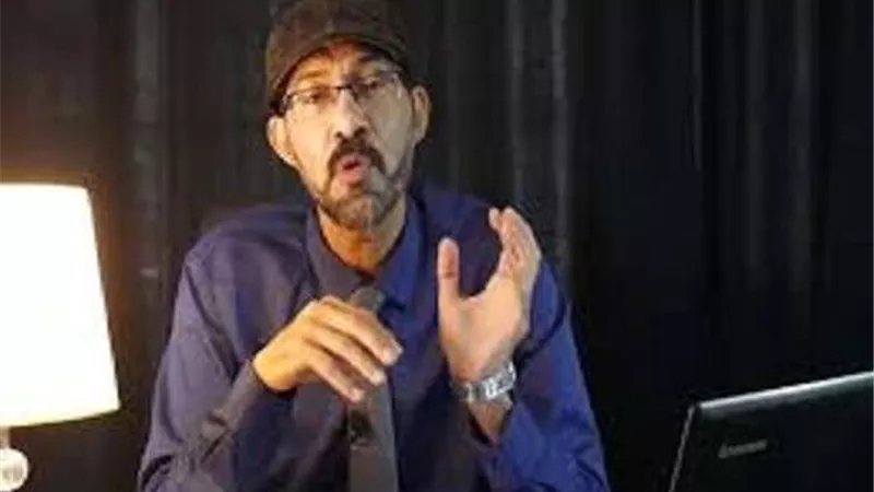 الإخواني الهارب ياسر العمدة يشارك في انتخابات 