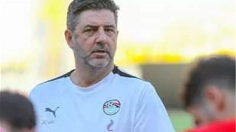 فيتوريا يعلن قائمة المحترفين لمباراة غينيا في تصفيات أمم إفريقيا اليوم