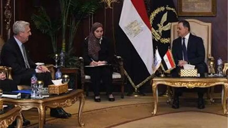 وزير الداخلية يستقبل المُفوض السامي لشئون اللاجئين بمنظمة الأمم المُتحدة