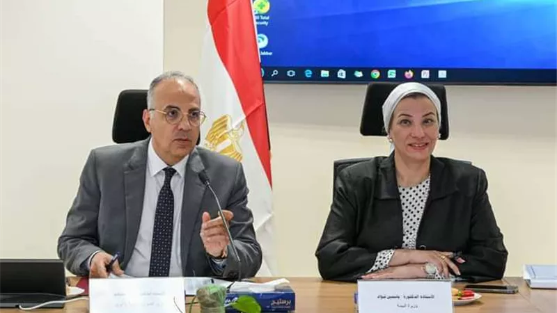 وزيرا البيئة والري يناقشان تطبيق مفهوم الاقتصاد الأزرق في مصر