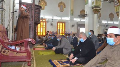 حكم ترك خطبة الجمعة عمدا والاكتفاء بركعتين خلف الإمامِ.. آمين الفتوي يجيب