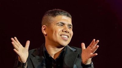 عمر كمال يحتفل بزفاف شقيقه بالسويس