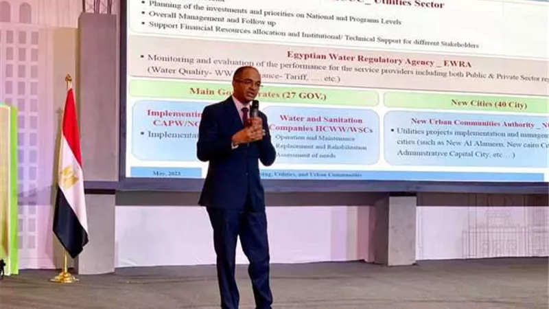 نائب وزير الإسكان يشارك بورشة عمل لتعزيز قدرات العاملين بجهاز تنظيم مياه الشرب