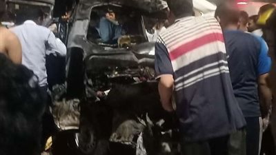 عاجل ..  مصرع وإصابة 13 شخص في حادث حريق ميكروباص أعلى الطريق الأوسطي بأكتوبر