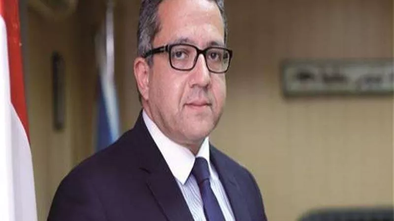 وزيرا السياحة والطيران يفتتحان معمل تحاليل كورونا الجديد بالغردقة