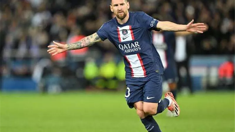 برشلونة يفسد صفقة انتقال ميسي إلى الهلال السعودي
