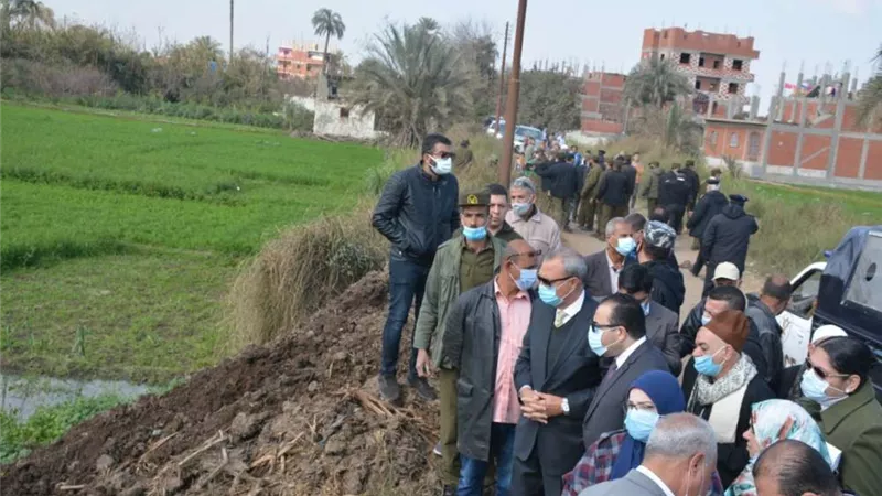 محافظ القليوبيه يشهد استلام قطعة أرض لإقامة محطة معالجة صرف صحي ببرشوم