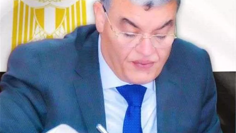 محافظ المنيا يوجه بحل مشكلة قطع المياه بملوي