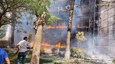 السيطرة علي حريق نشب داخل مجمع مدارس بفيصل