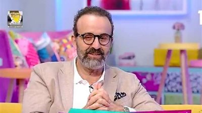 الفنان أيمن عزب يعلن إصابته بفيروس كورونا