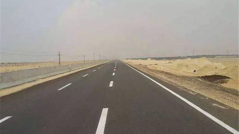 بسبب السيول.. المرور تعلن خبر جديد بشأن طريق الزعفرانة - العين السخنة