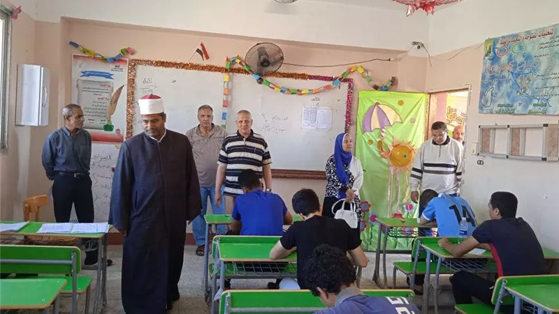 «بيومى» يتفقد لجنة فتيات عمر بن عبدالعزيز النموذجى بالإسماعيلية