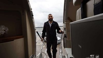 كريم بنزيما في طريقه إلى السعودية بعد انضمامه إلى إتحاد جدة