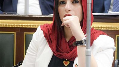 آيات الحداد تطالب بتخصيص غرفة طوارئ طبية وطبيب بمحطات القطارات