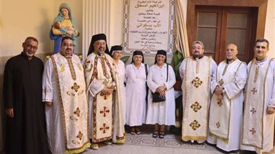 بطريرك الكاثوليك يدشن كنيسة الملاك ميخائيل بحدائق القبة بعد تجديدها