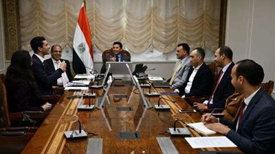 وزير الرياضة يوجّه بتشغيل المراكز المجتمعية الرقمية وتفعيل منصة التوظيف بالمحافظات