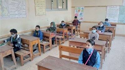 محافظ شمال سيناء يتابع امتحانات نصف العام